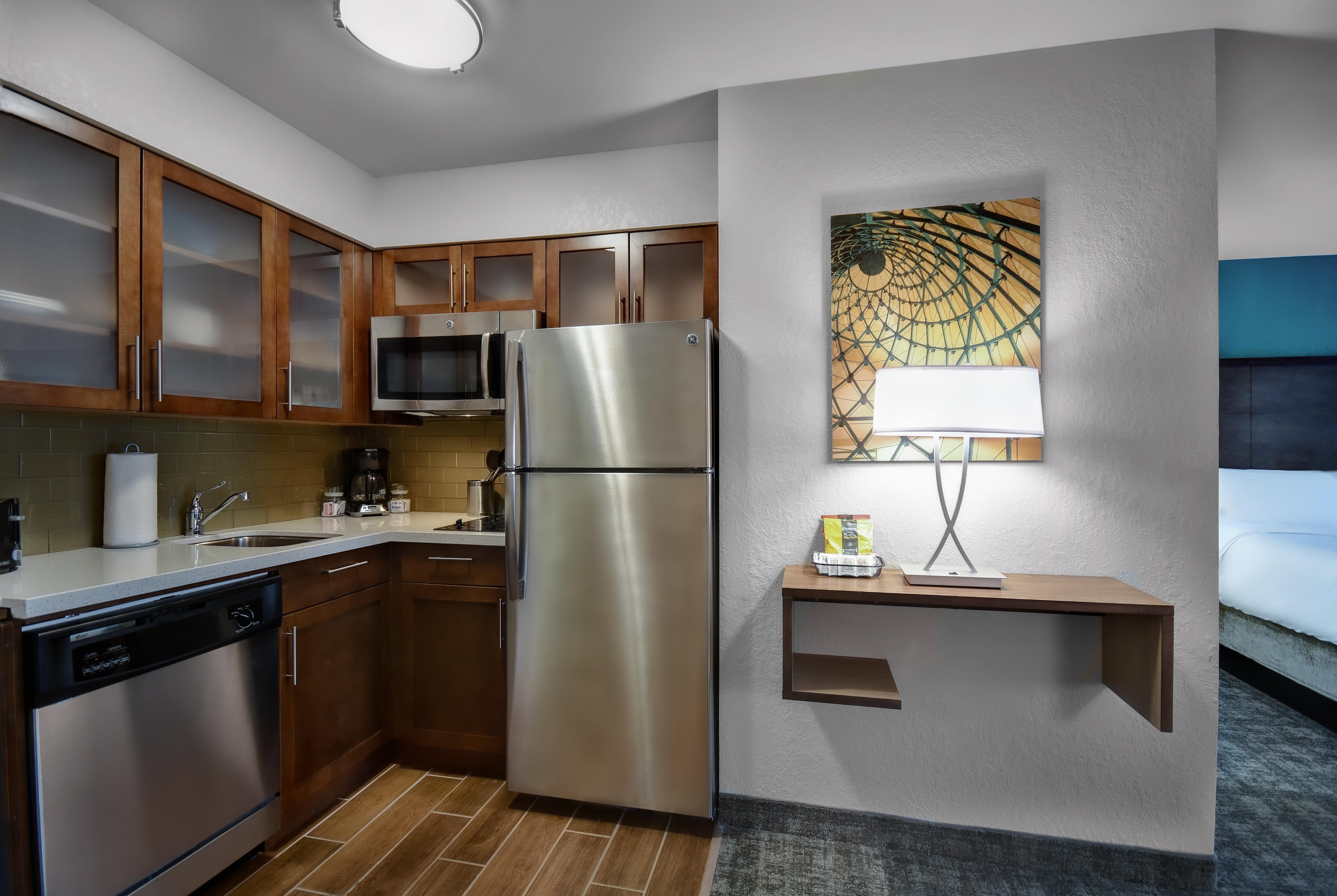 Staybridge Suites - Holland By Ihg Bagian luar foto
