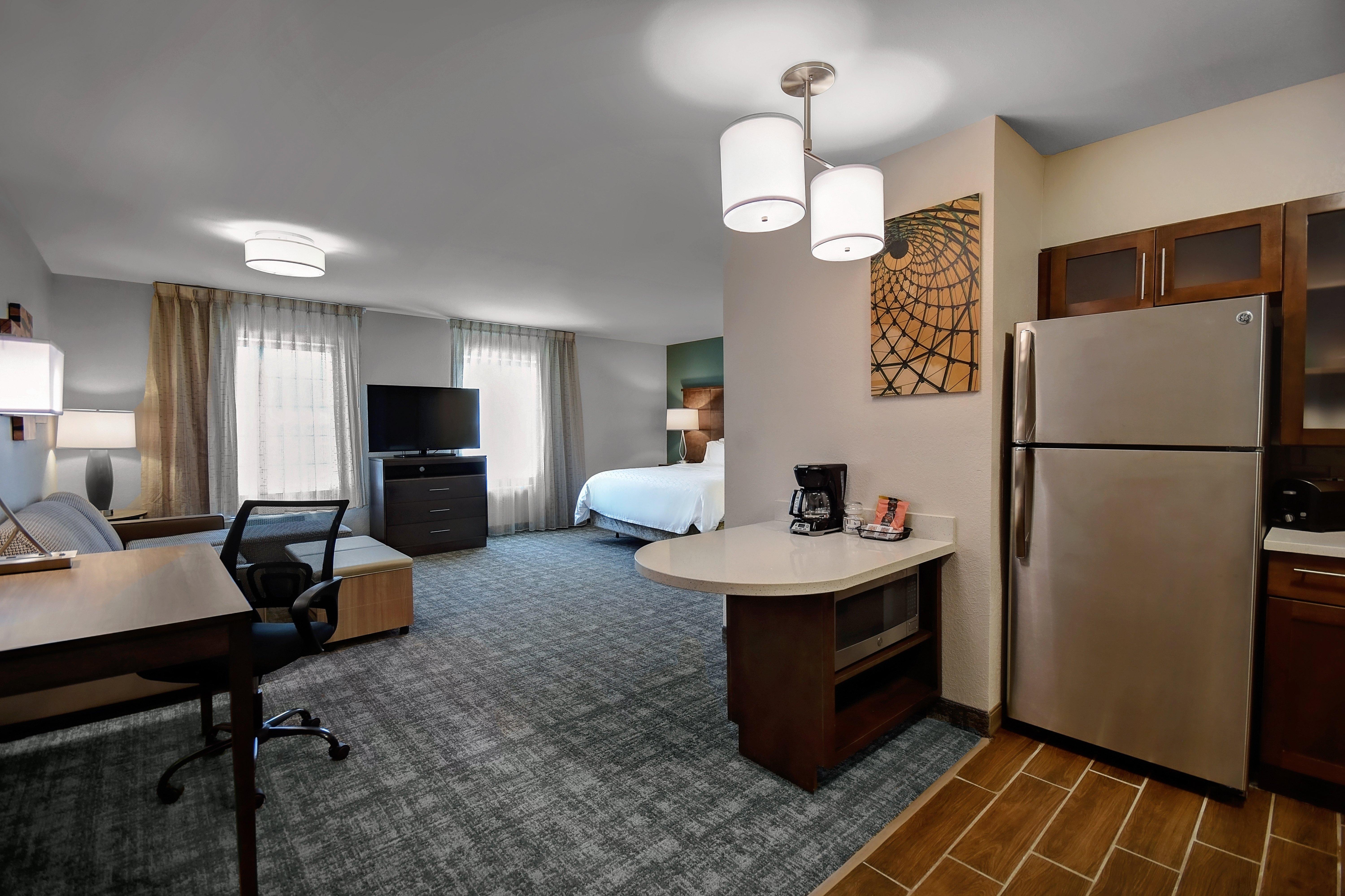 Staybridge Suites - Holland By Ihg Bagian luar foto