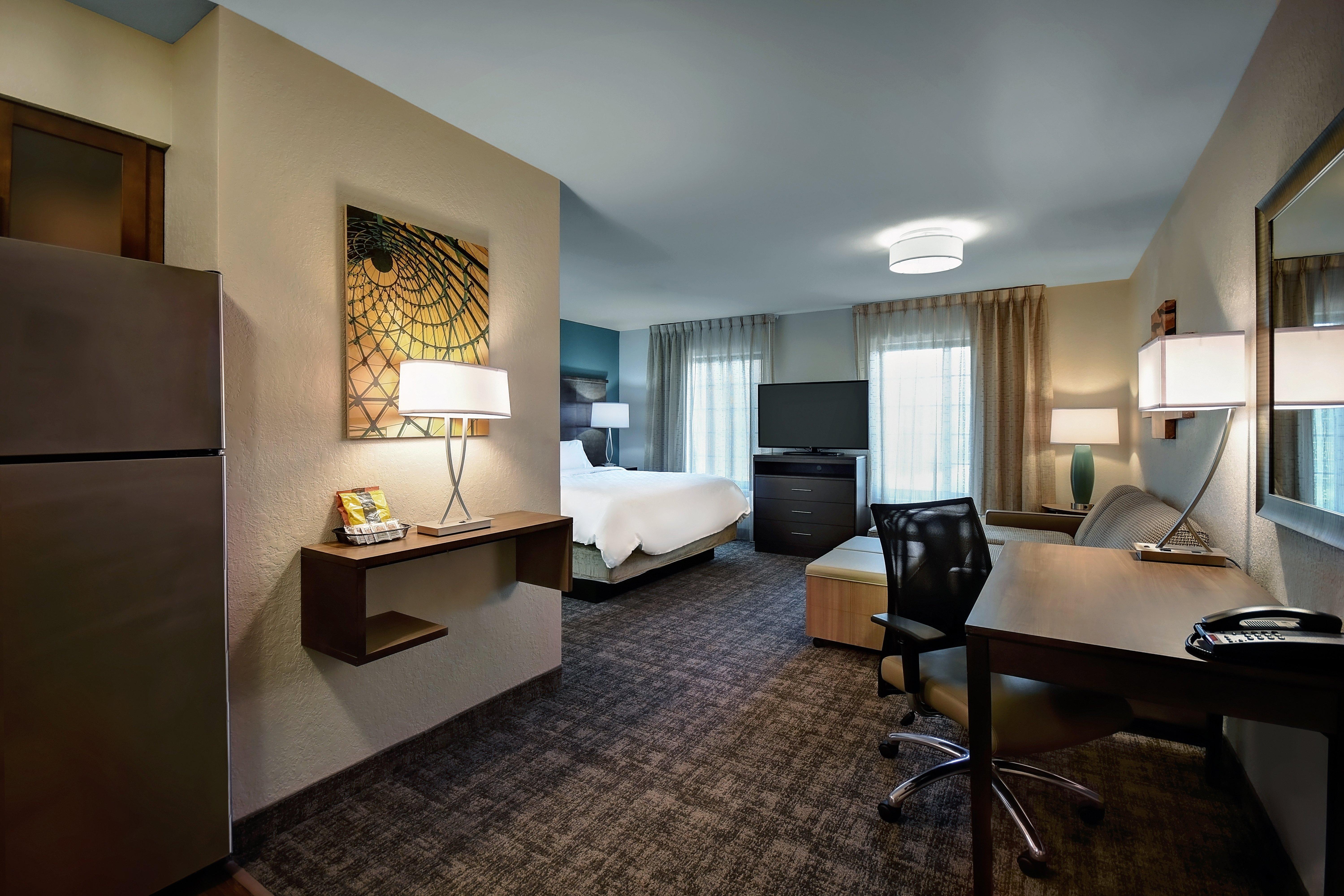 Staybridge Suites - Holland By Ihg Bagian luar foto