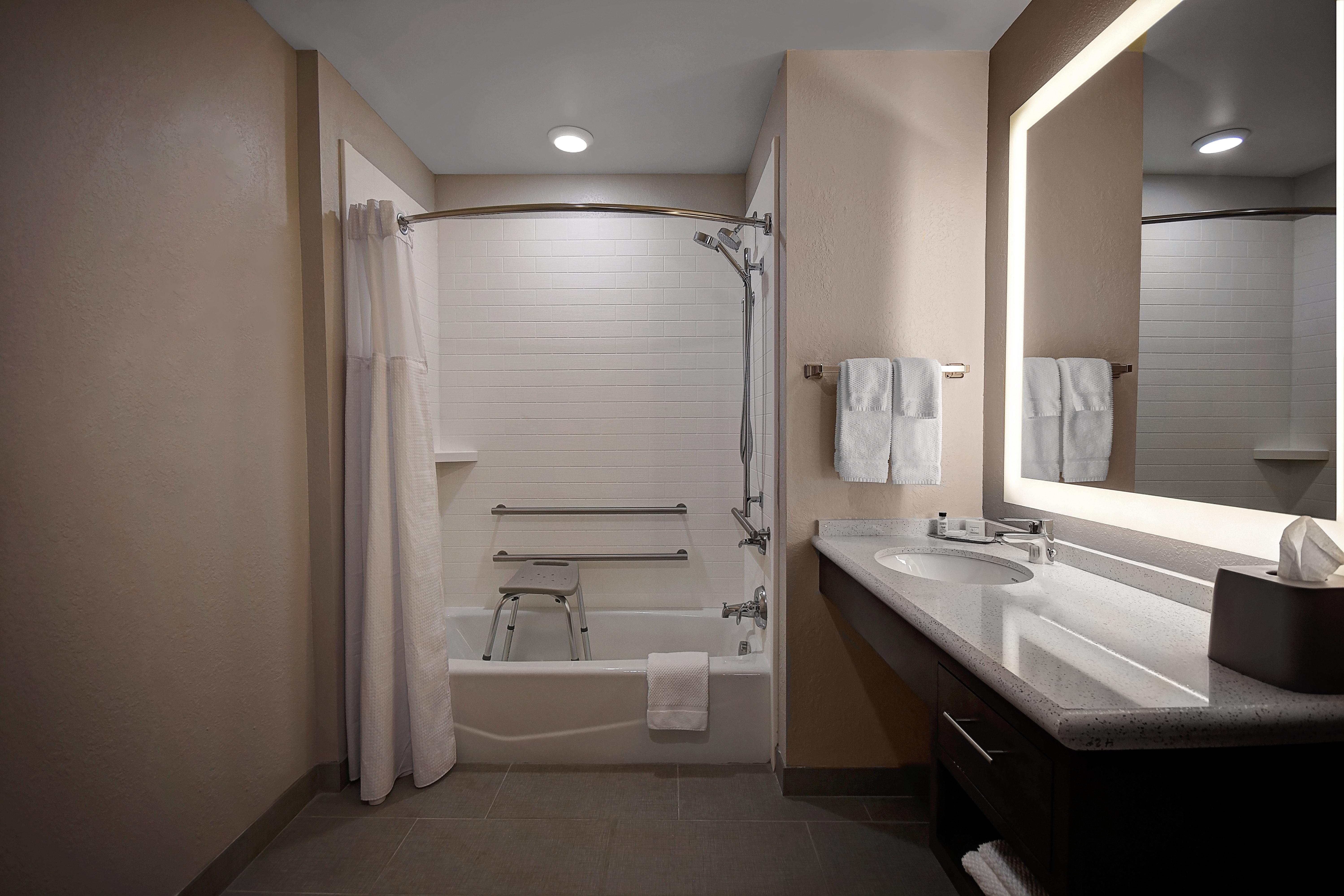 Staybridge Suites - Holland By Ihg Bagian luar foto