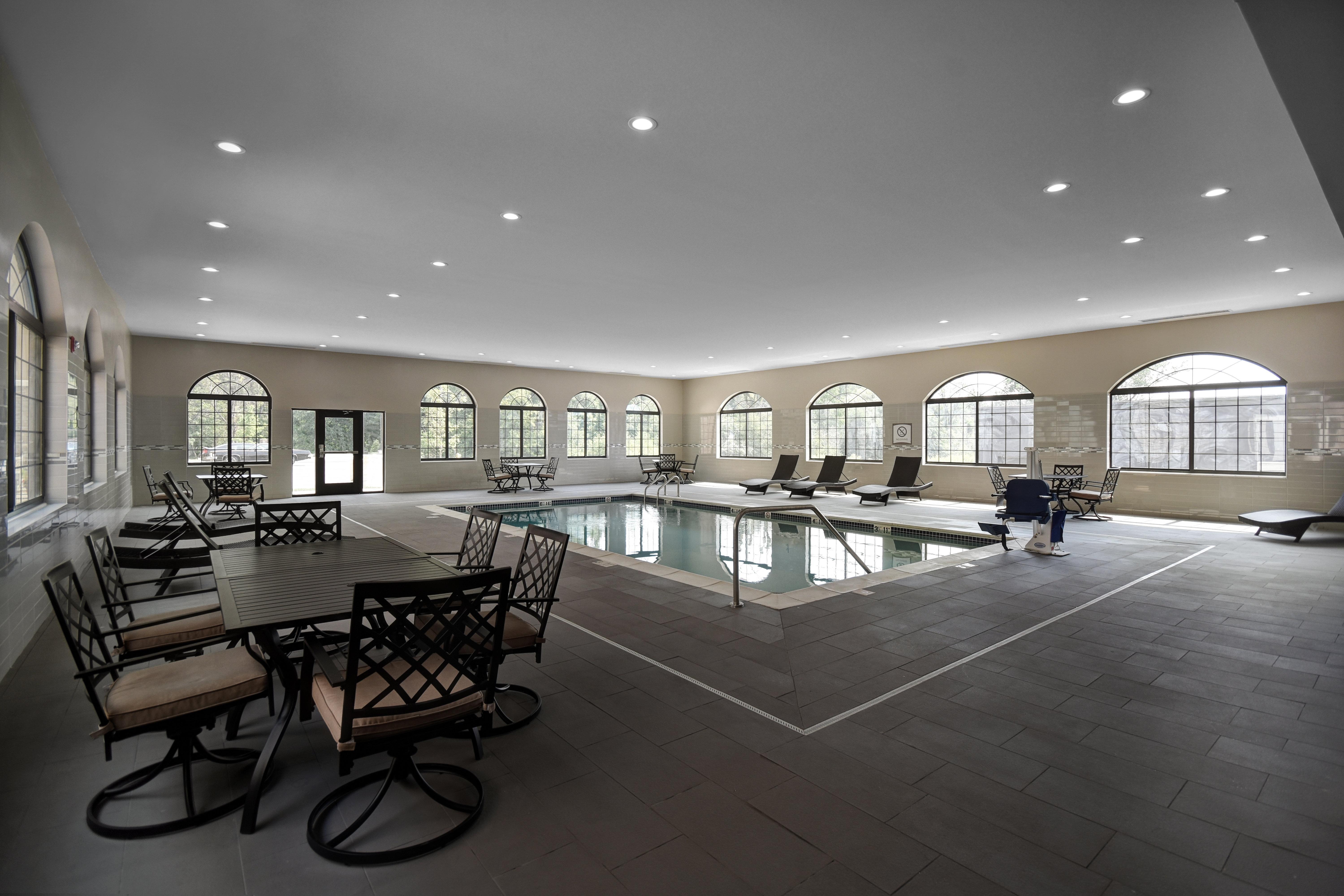 Staybridge Suites - Holland By Ihg Bagian luar foto