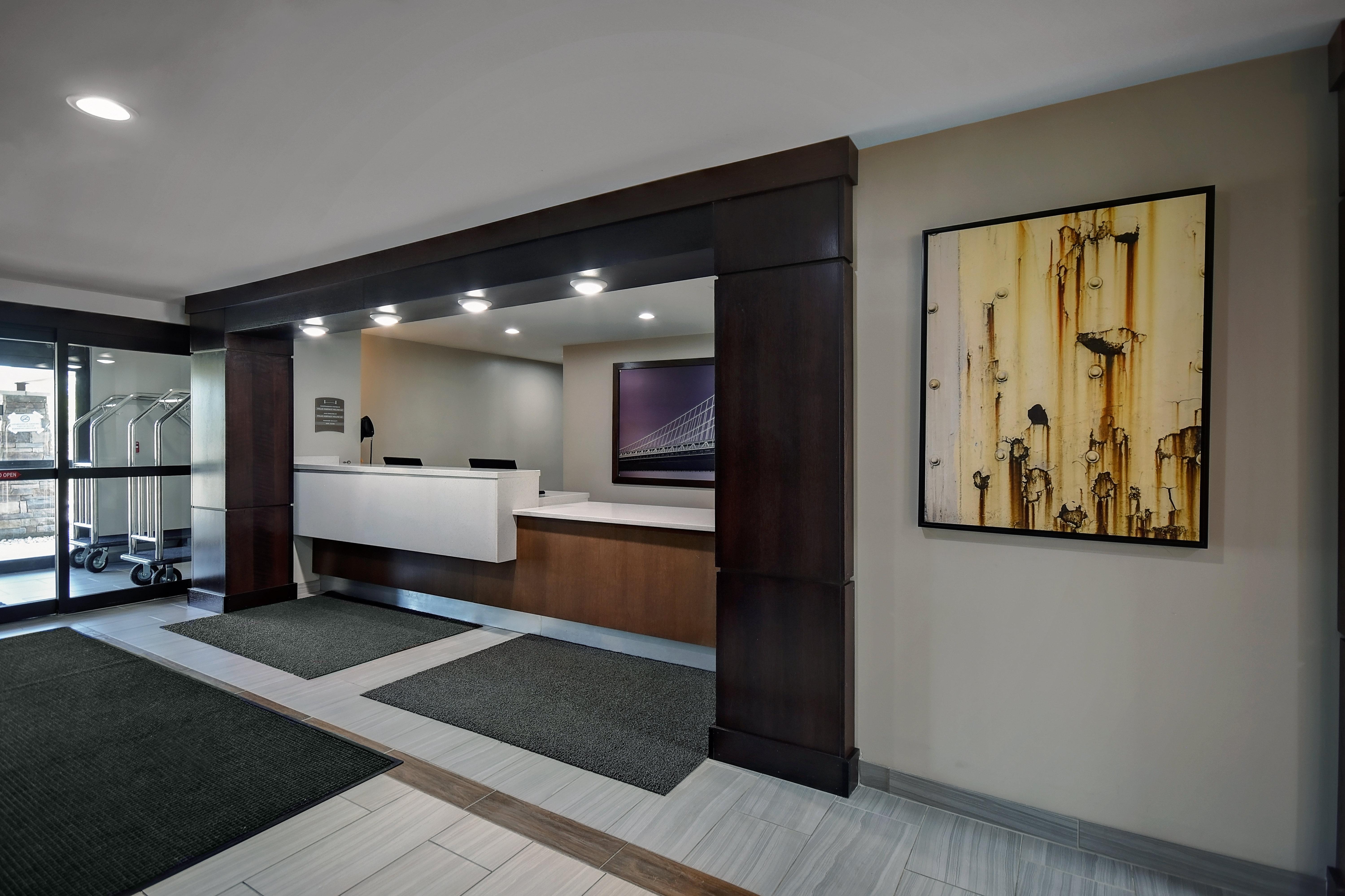 Staybridge Suites - Holland By Ihg Bagian luar foto