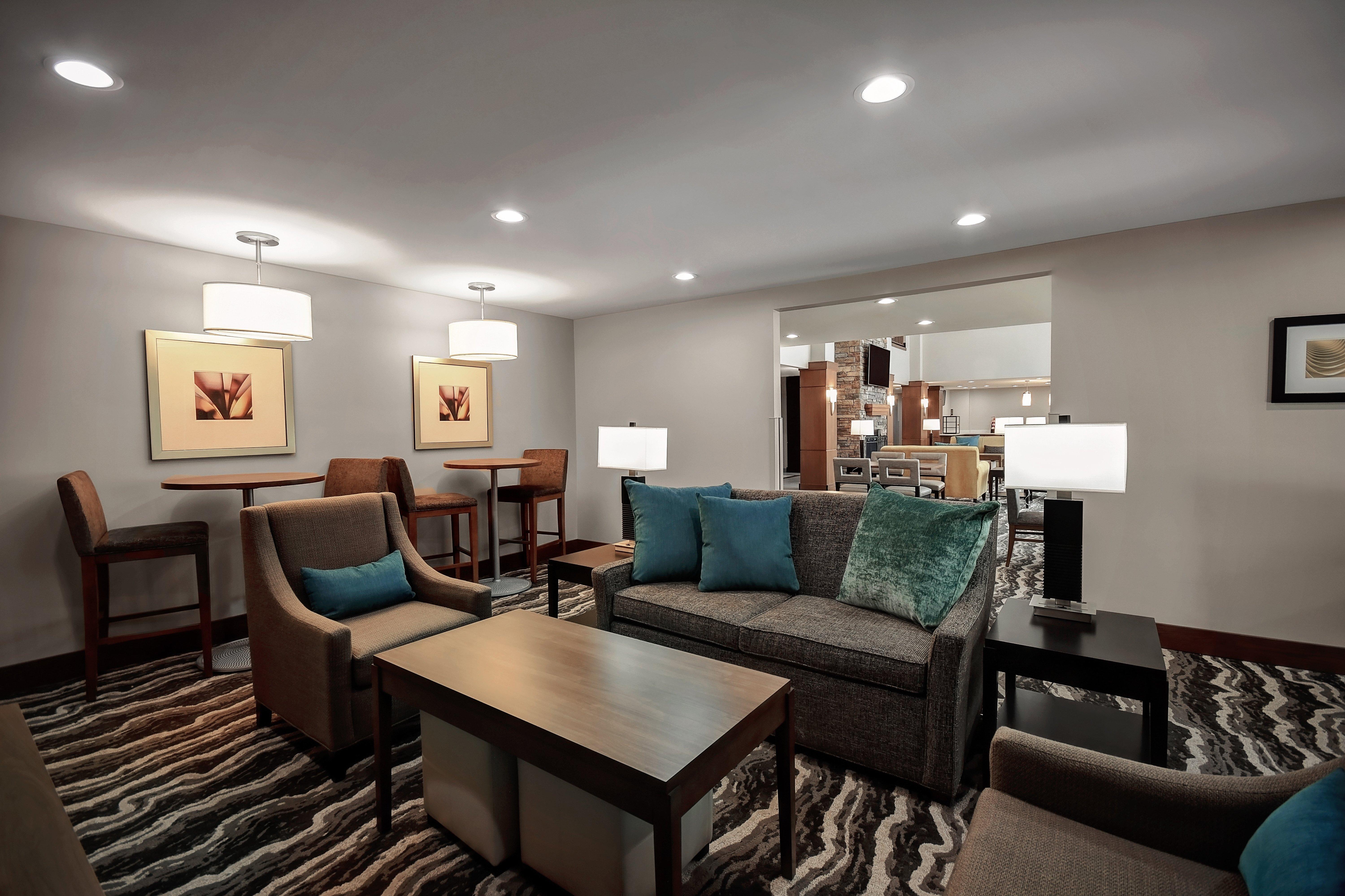 Staybridge Suites - Holland By Ihg Bagian luar foto