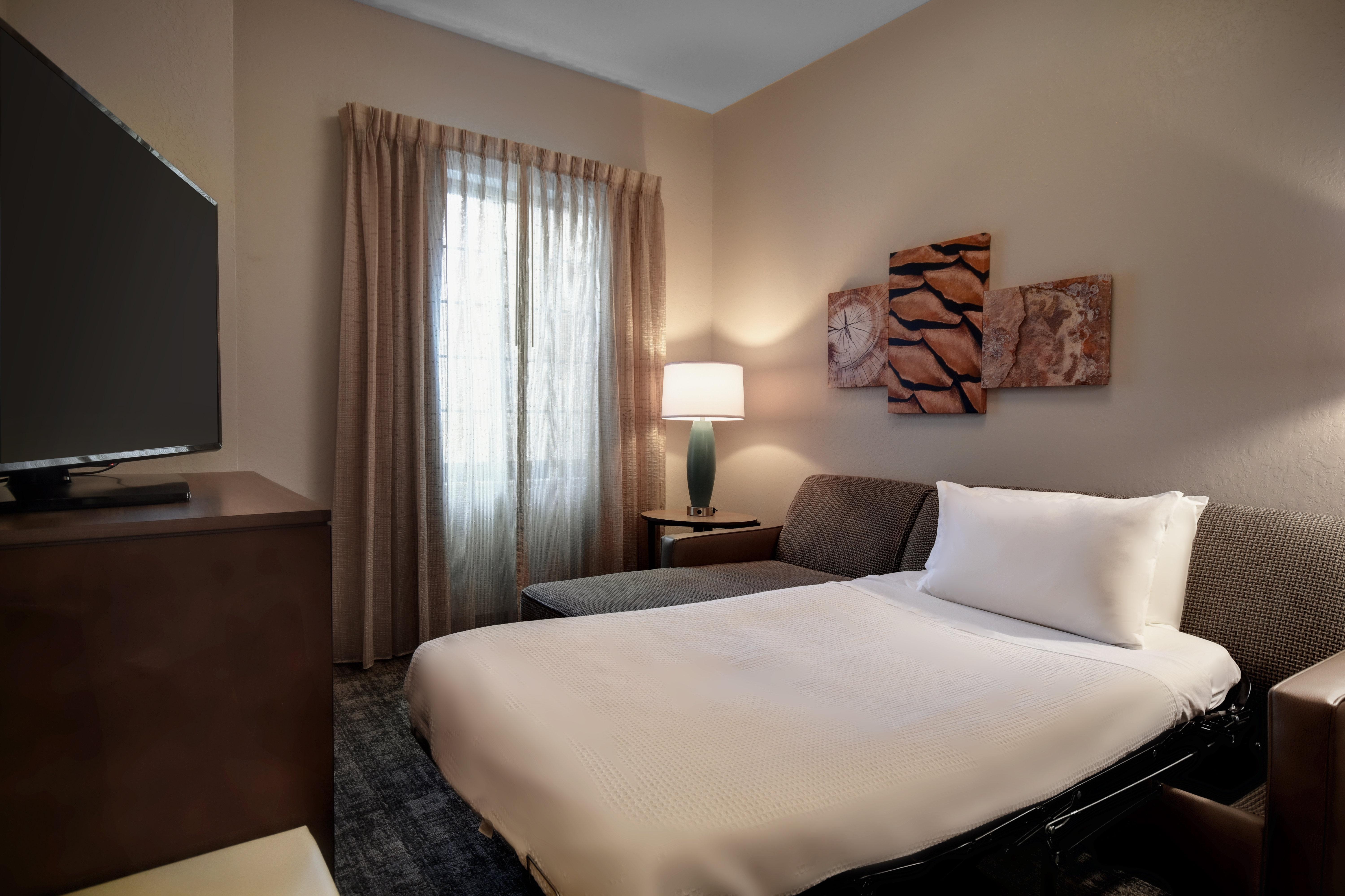 Staybridge Suites - Holland By Ihg Bagian luar foto