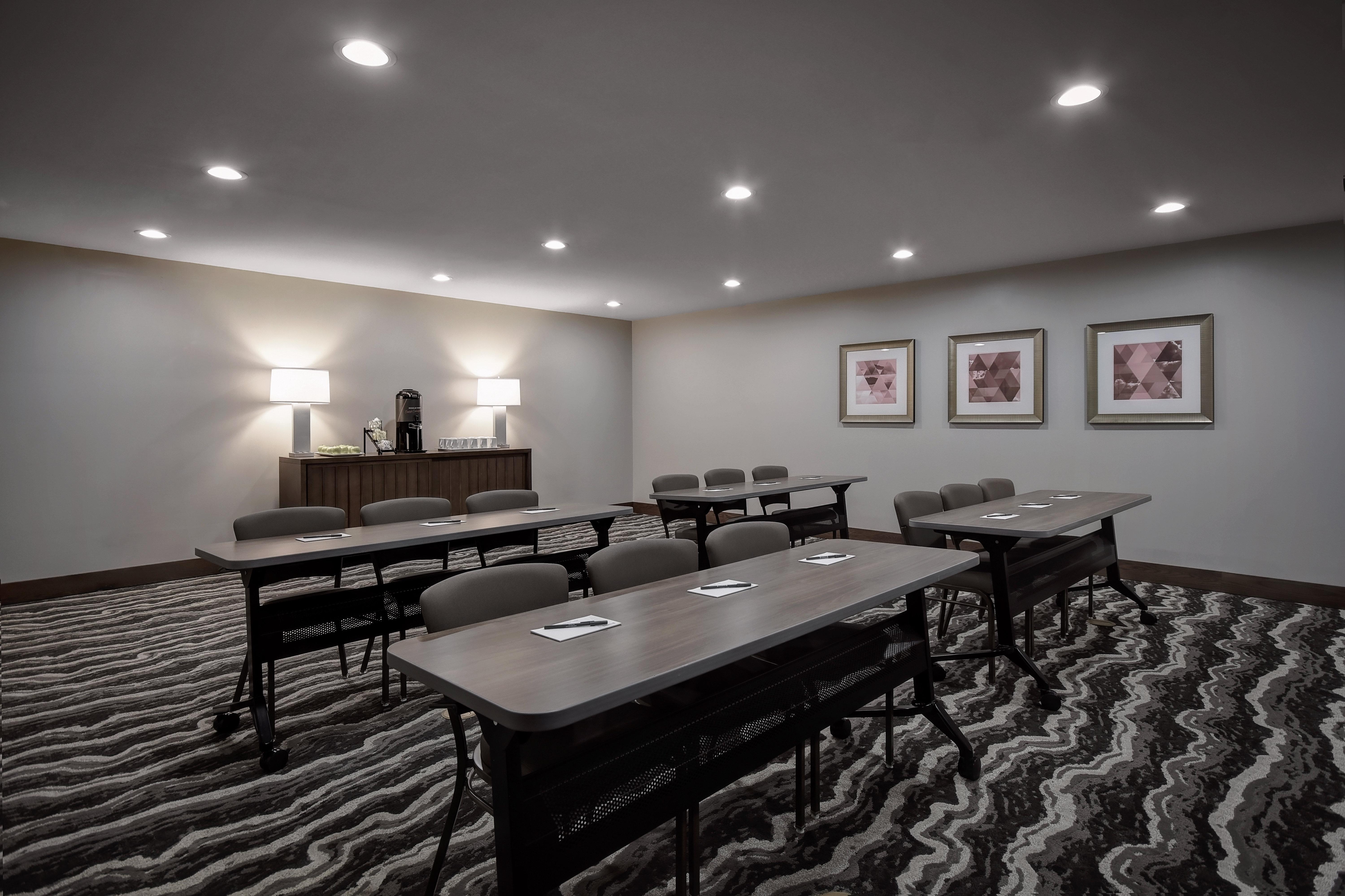 Staybridge Suites - Holland By Ihg Bagian luar foto