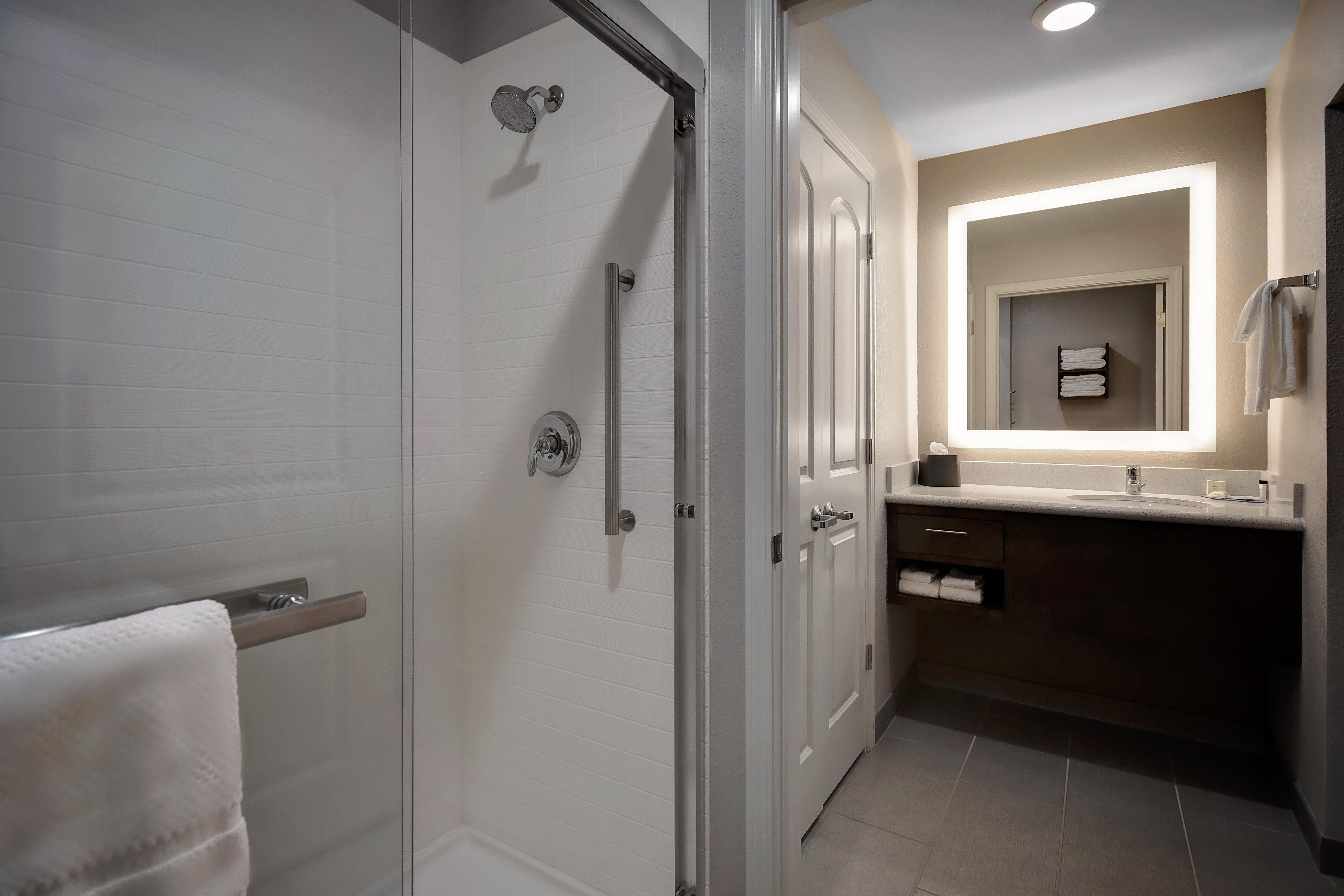 Staybridge Suites - Holland By Ihg Bagian luar foto