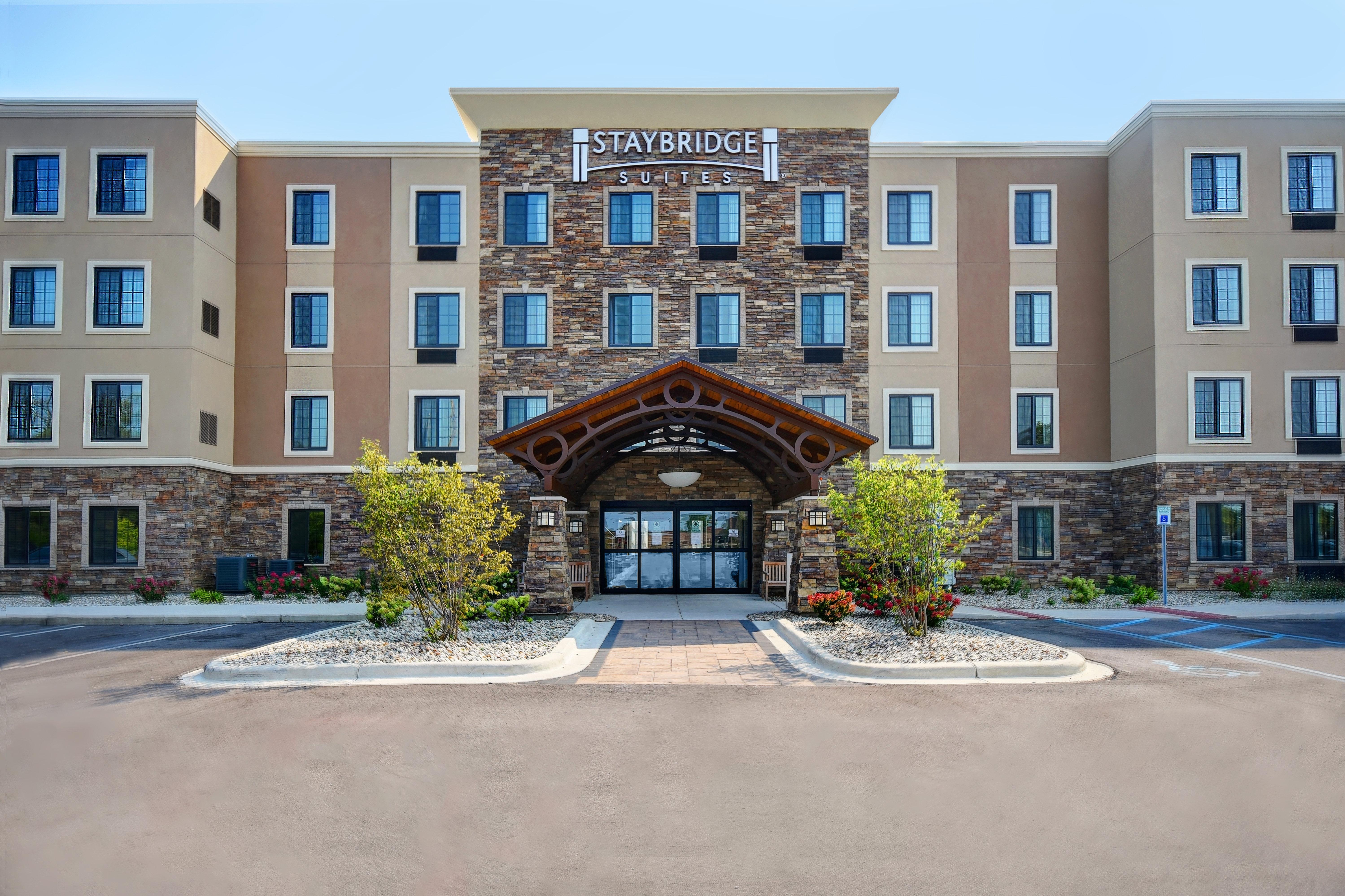 Staybridge Suites - Holland By Ihg Bagian luar foto